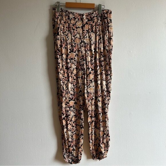 Anthropologie Diandra Pleated Floral Jogger Pants - Picture 2 of 13